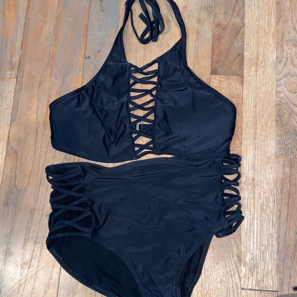 Size S Hollister Cross Bikini Set!